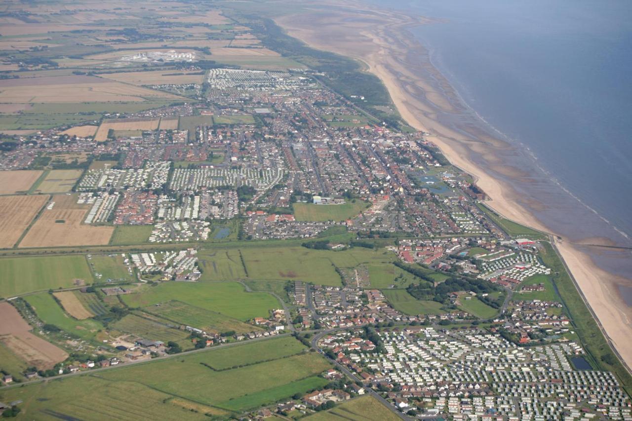 6 Berth Caravan For Hire By The Beach In Heacham, Norfolk Ref 21038C Bagian luar foto