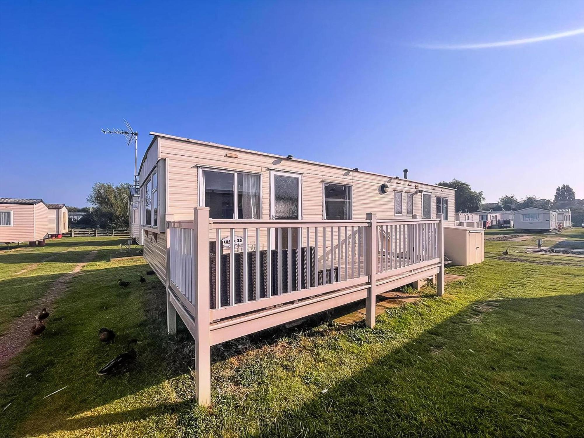 6 Berth Caravan For Hire By The Beach In Heacham, Norfolk Ref 21038C Bagian luar foto