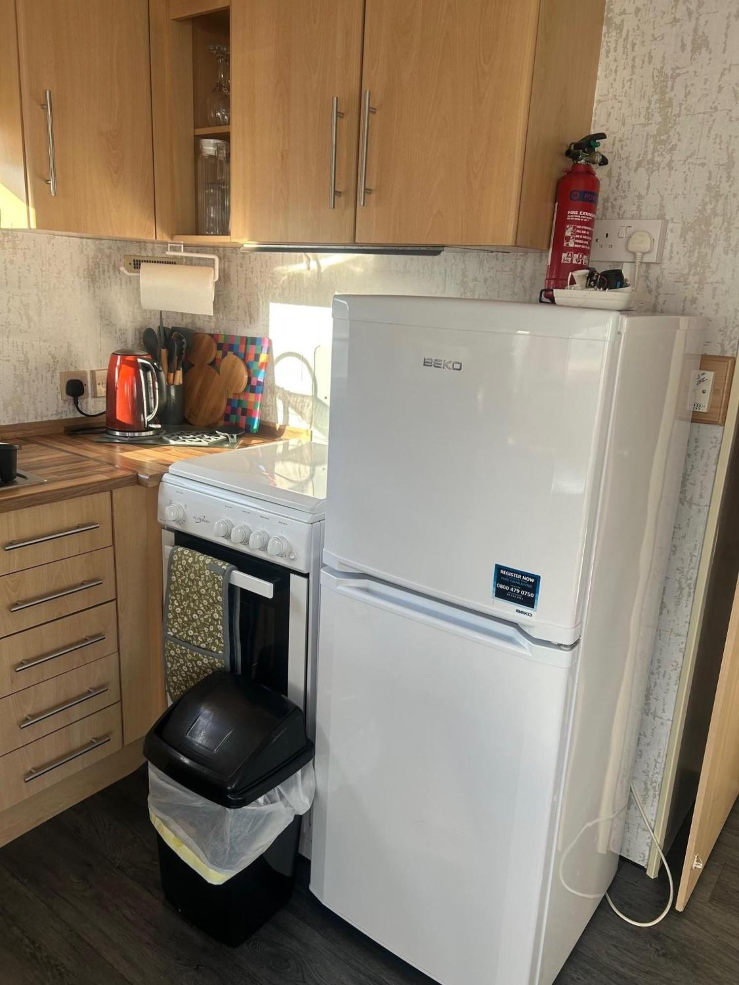 6 Berth Caravan For Hire By The Beach In Heacham, Norfolk Ref 21038C Bagian luar foto