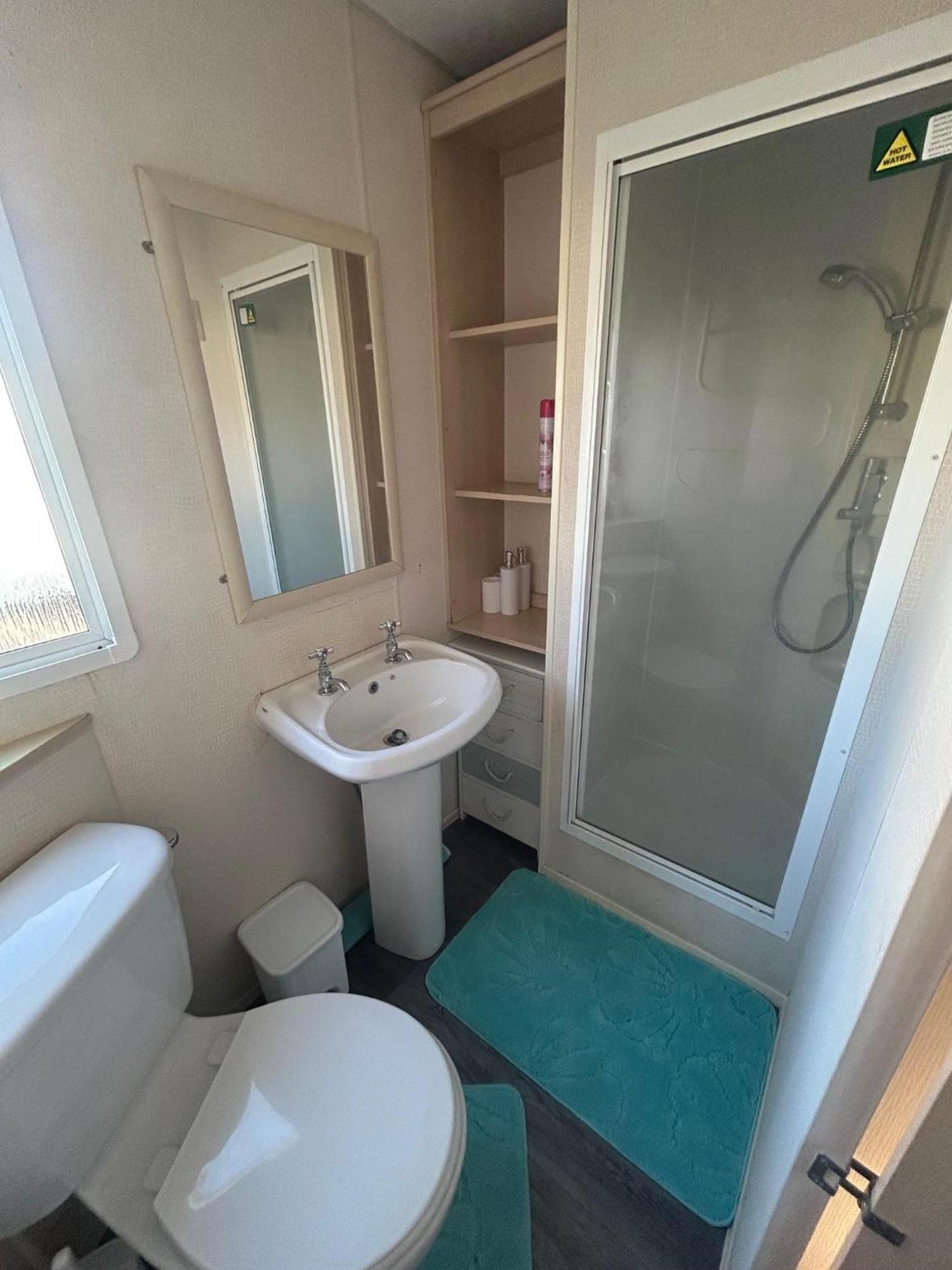 6 Berth Caravan For Hire By The Beach In Heacham, Norfolk Ref 21038C Bagian luar foto