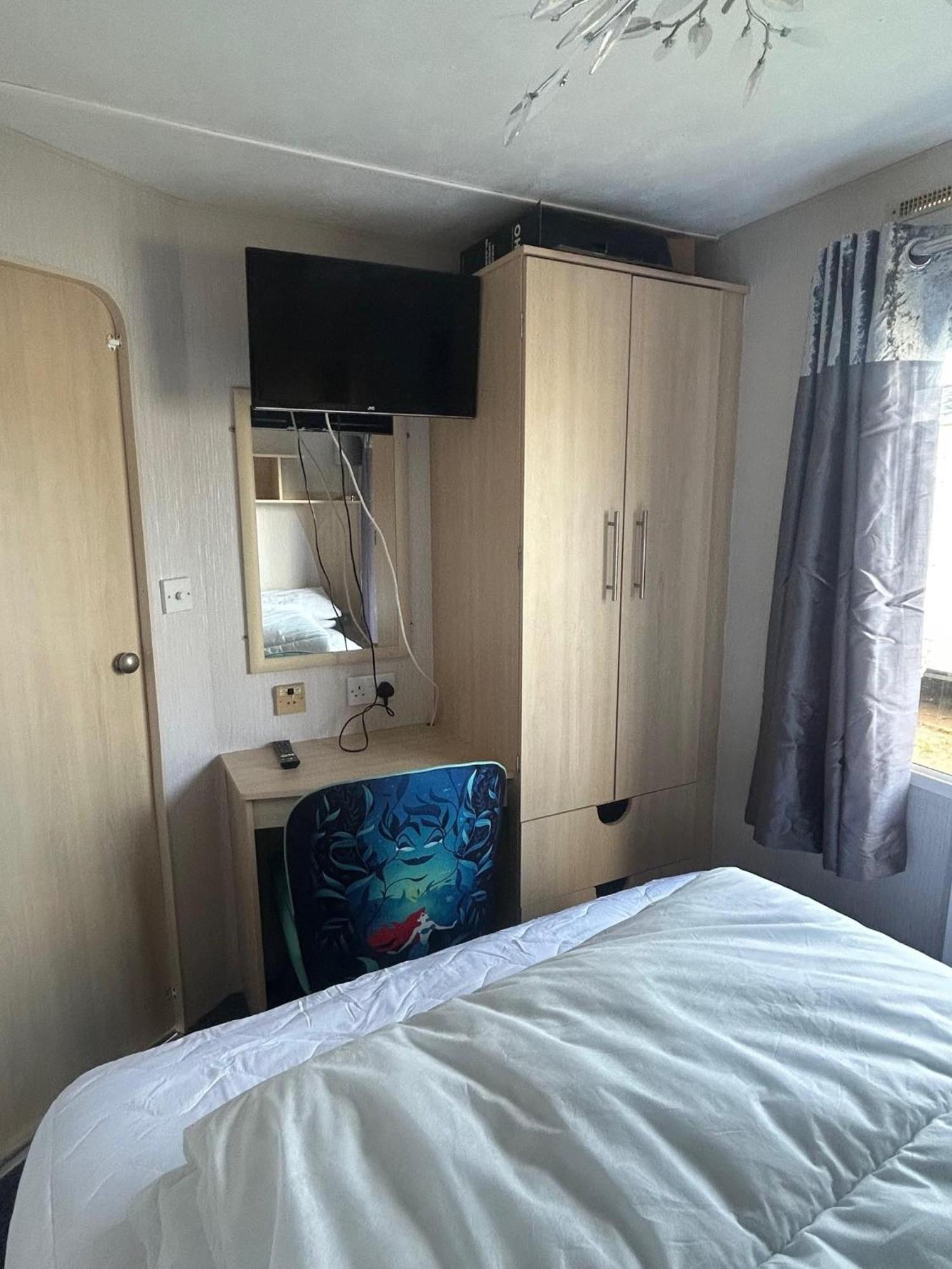 6 Berth Caravan For Hire By The Beach In Heacham, Norfolk Ref 21038C Bagian luar foto